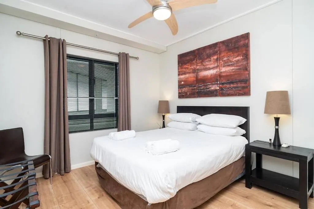 2 Bedroom - Nightlife Explorer Cape Town Apartment